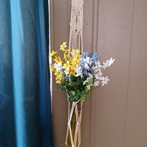 Macrame plant holder